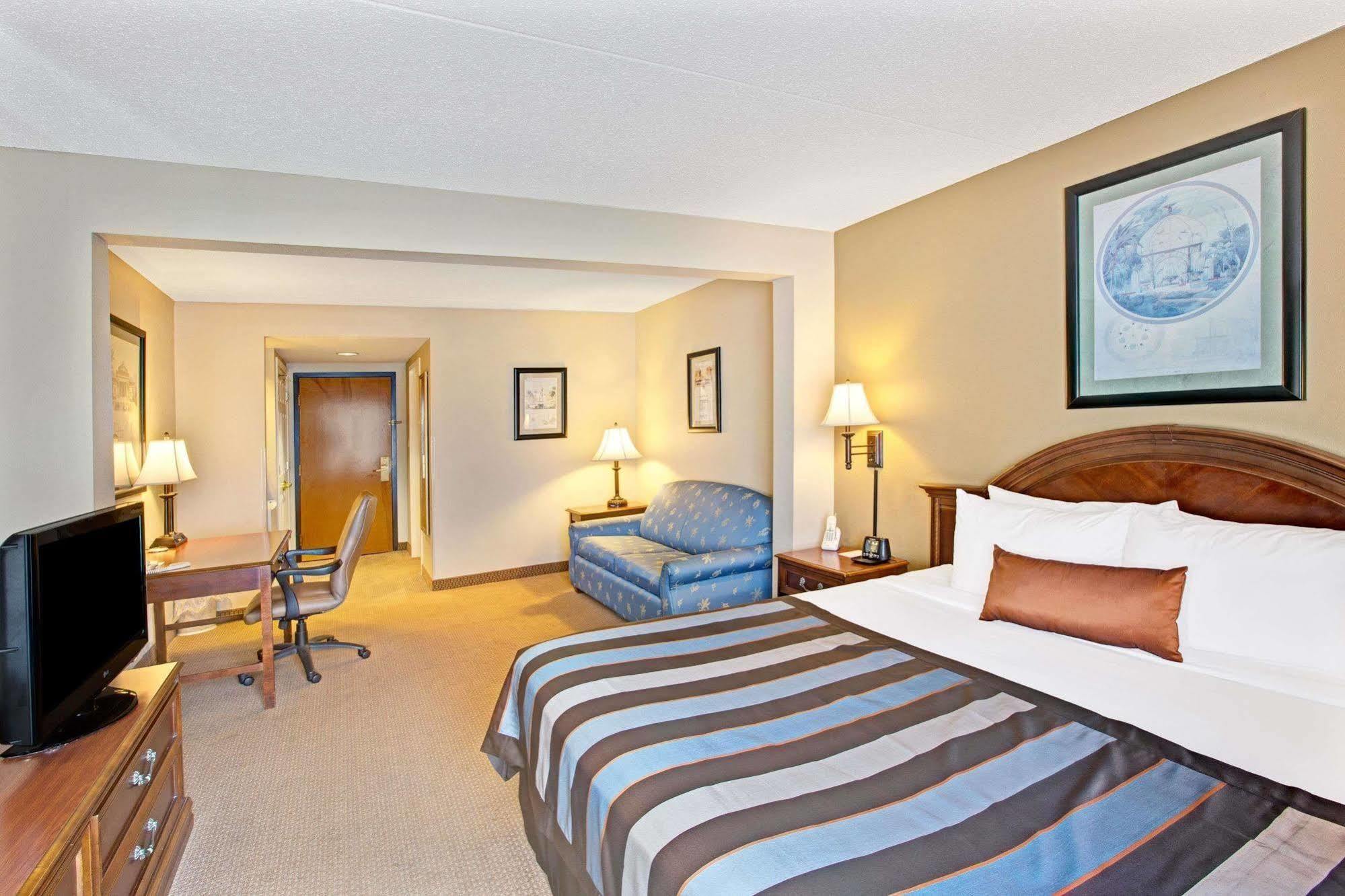 La Quinta Inn & Suites By Wyndham Mooresville Exterior foto